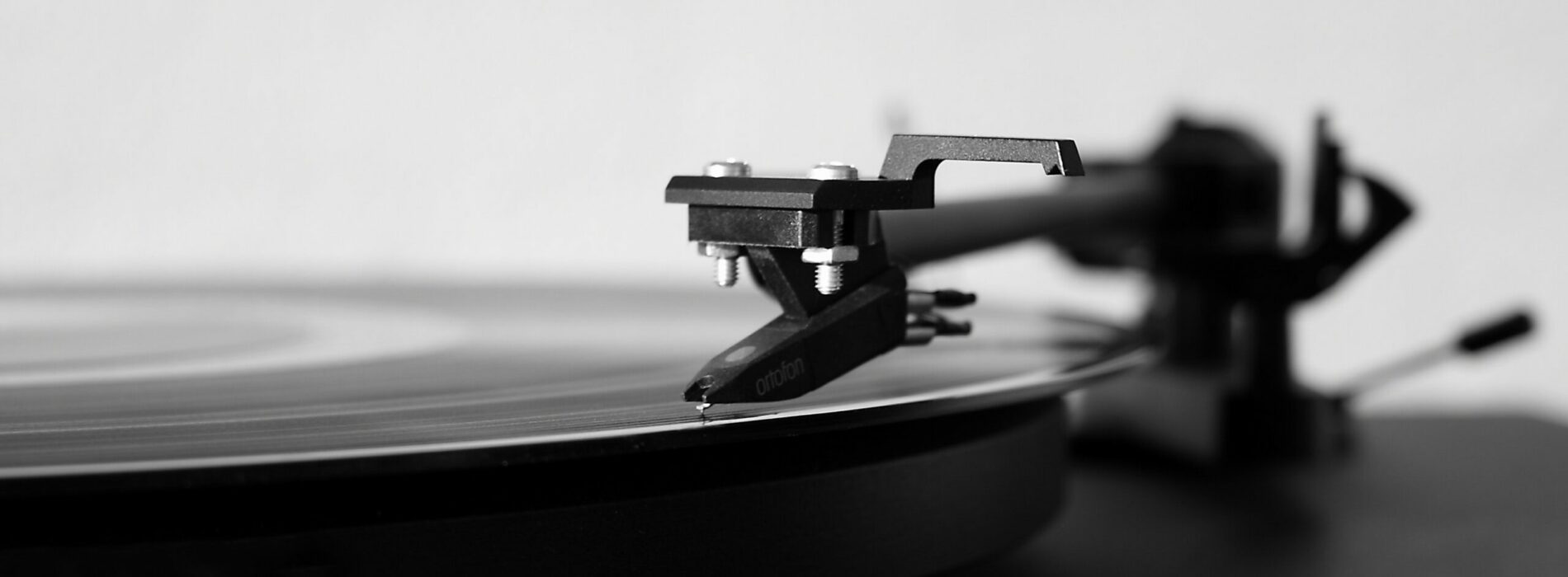 Profesjonalny gramofon – na co zwrócić uwagę przy zakupie?