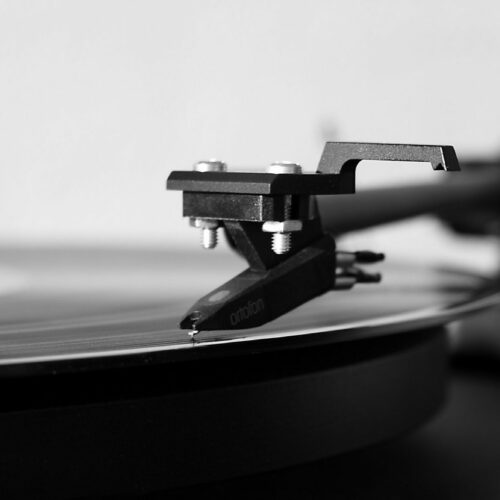 Profesjonalny gramofon – na co zwrócić uwagę przy zakupie?
